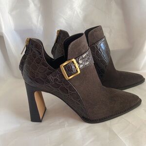 VINCE CAMUTO ‘Deninna’ brown suede and crocodile leather, 3.5block heel  size7.5